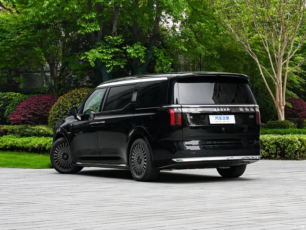 2026 Zeekr 009 6-Seat Ultra+ Executive — на экспорт
